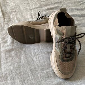 H&M Chunky Trainers No Heel Sneakers Wom 9.5 Beige Olive Neutral Streetwear FLAW